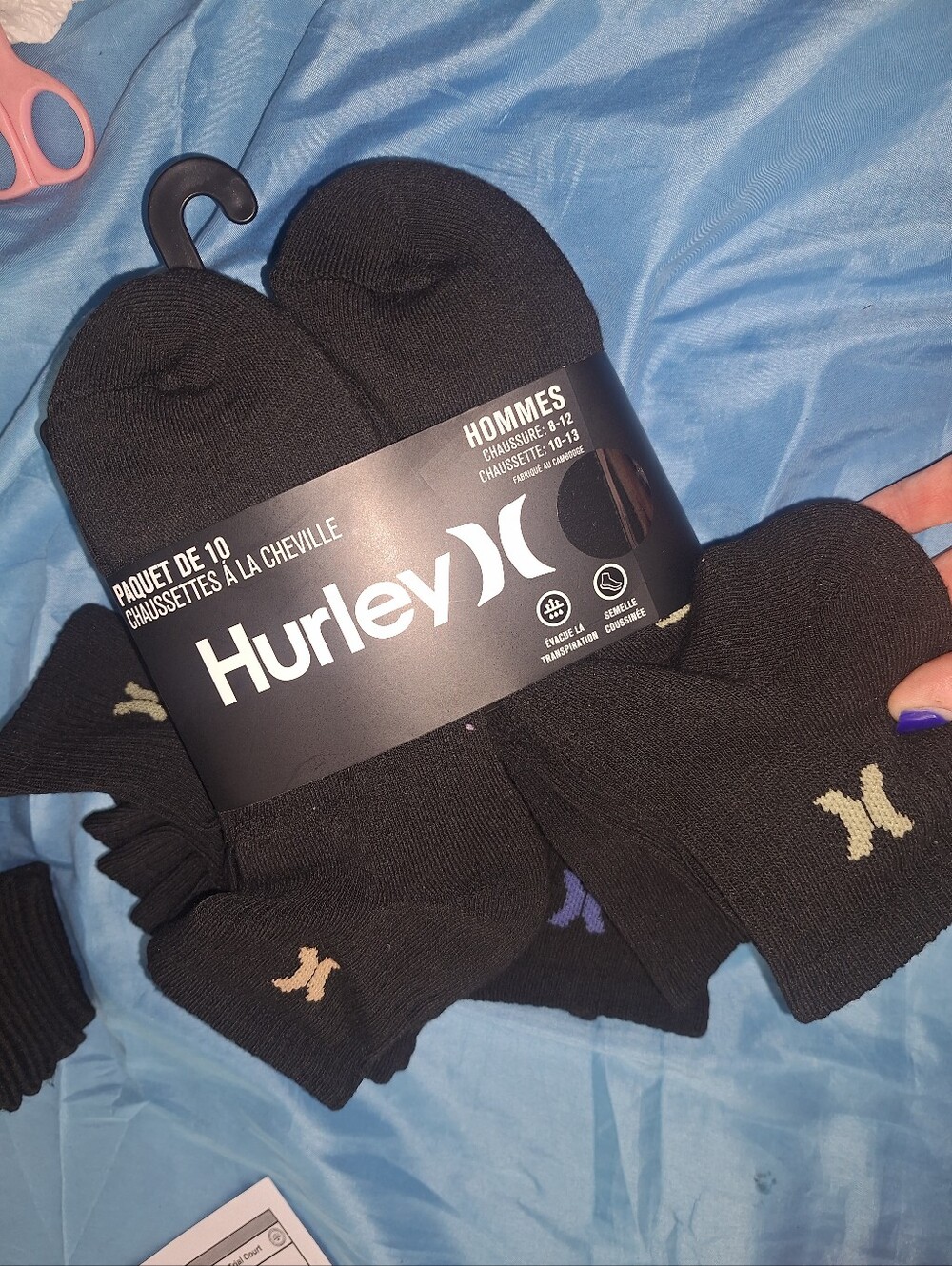 Hurley Men’s Black Ankle Socks with Small Accent Logos - Pack of 10